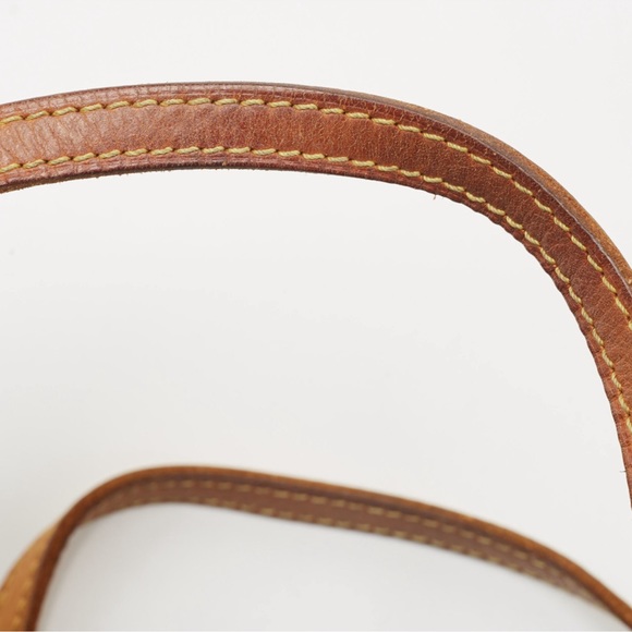 LOUIS VUITTON Monogram Canvas Papillon 26 Bag - Picture 11 of 12